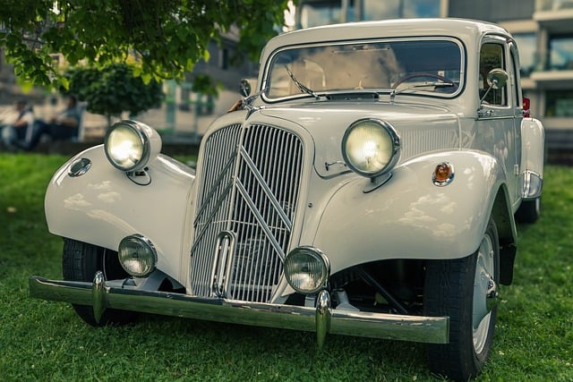 classic-cars-modern-car-fast-car-cars-640x480-84425422.jpeg
