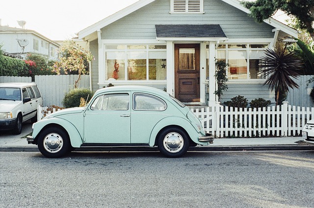 classic-cars-modern-car-fast-car-cars-640x480-90173057.jpeg